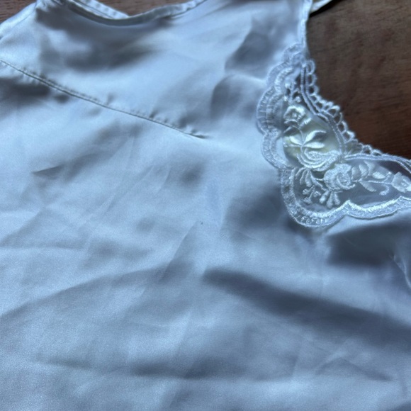 White Victoria’s Secret gold label top - Picture 5 of 10